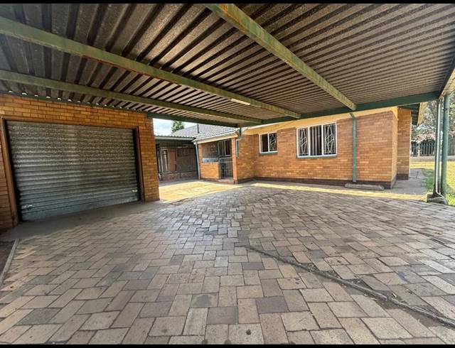 4 BEDROOM HOUSE FOR SALE IN VANDERBIJLPARK CE 2